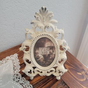 Lovely Vintage Victorian Ornate Standing Picture Frame Cast Iron White 2x3 photo